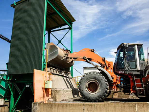 立体構造の工場設備のイラスト